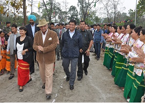 The Governor of Arunachal Pradesh, Lt. Gen. (Retd.) Nirbhay Sharma in the inaugural function of tourism festival �Arunachal Spring Carnival� at Sile Leging near Pasighat on 17th March 2015